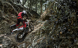 Bridgestone Launches BATTLECROSS E50 EXTREME Motorcycle Tire for Enduro Competition