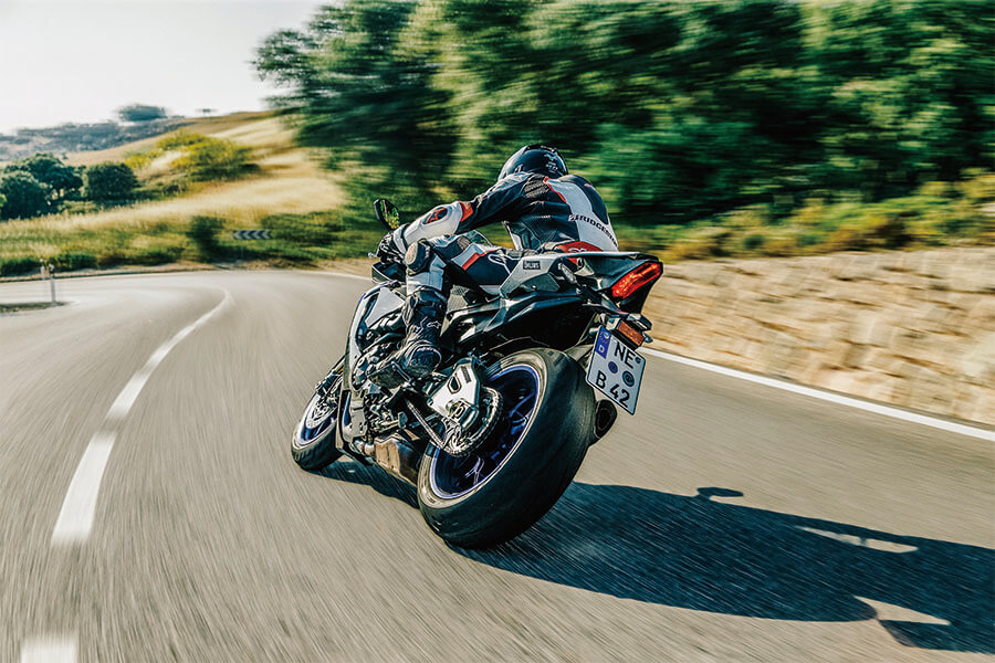 BATTLAX | BATTLAX HYPERSPORT S22 | Motorcycle Tires | Bridgestone 